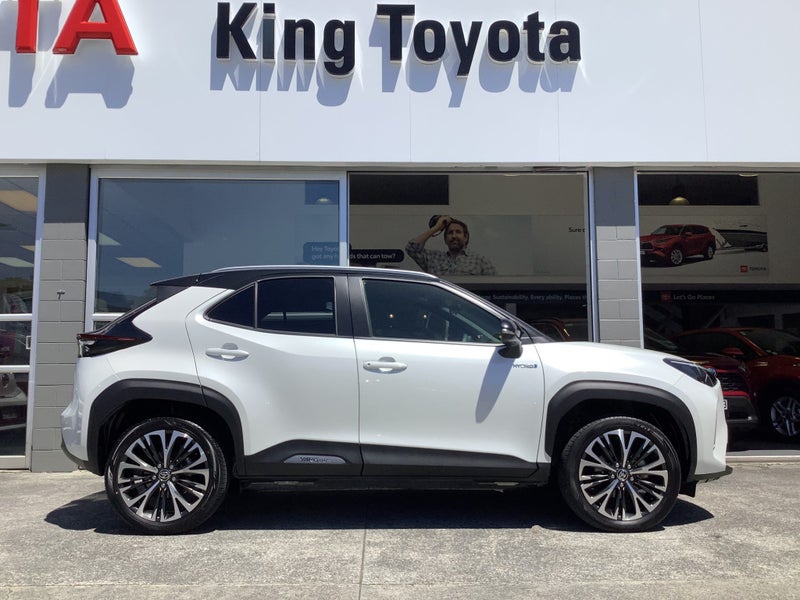 2023 Toyota Yaris Cross Limited 1.5P HYBRID SUV image 2