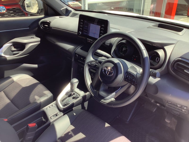 2023 Toyota Yaris Cross Limited 1.5P HYBRID SUV image 5