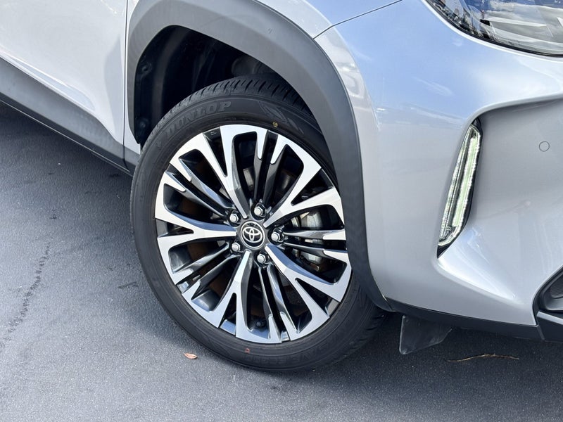2023 Toyota Yaris Cross Z LIMITED HYBRID image 5