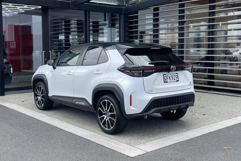 2023 Toyota Yaris GR Sport 1.5 Petrol Hybrid FW... image 2