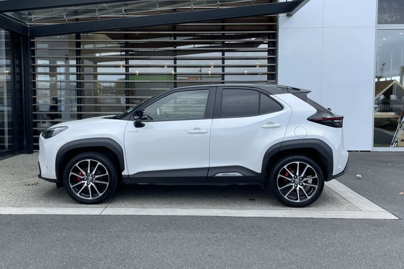 2023 Toyota Yaris GR Sport 1.5 Petrol Hybrid FW... image 3