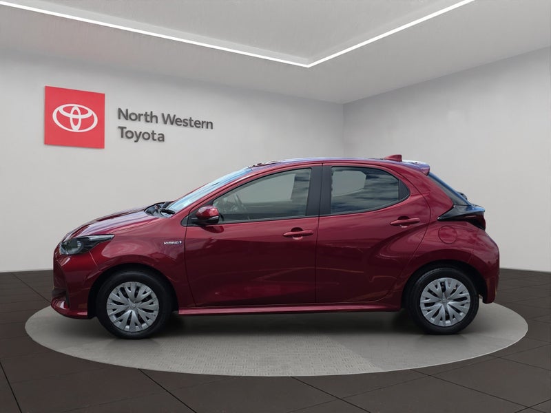 2023 Toyota Yaris GX 1.5L Hybrid FWD Hatchback image 4