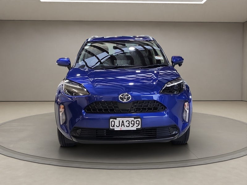 2023 Toyota Yaris GX 1.5L Hybrid FWD SUV image 2