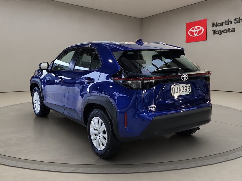 2023 Toyota Yaris GX 1.5L Hybrid FWD SUV image 5
