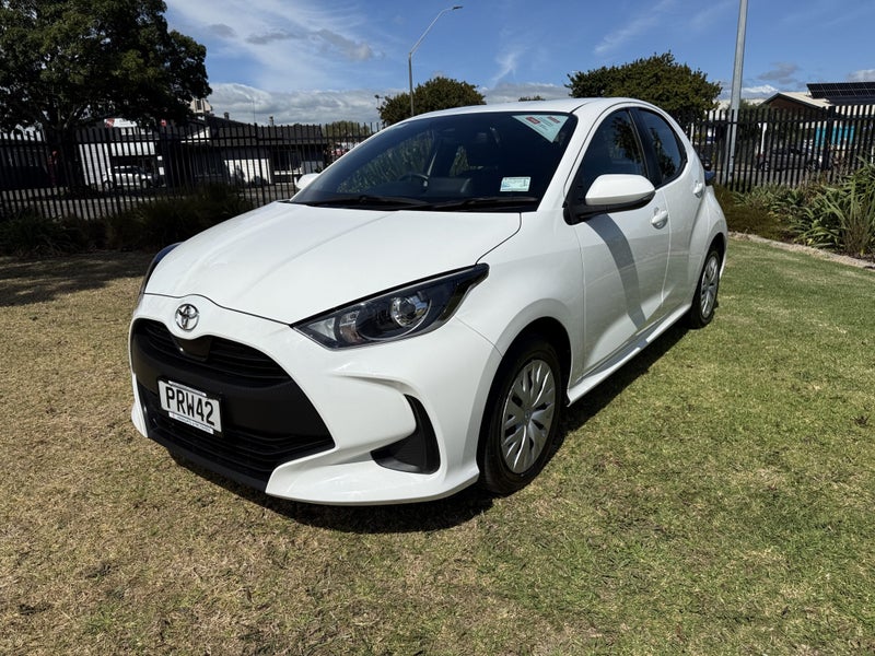 2023 Toyota Yaris GX 1.5P CVT FWD Automatic Hatch image 3
