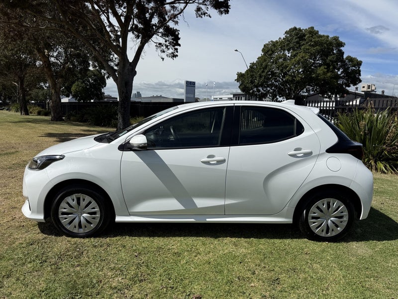 2023 Toyota Yaris GX 1.5P CVT FWD Automatic Hatch image 4