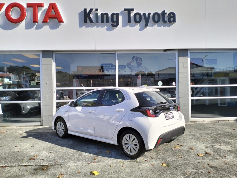 2023 Toyota Yaris GX 1.5P HV ECVT Hybrid Hatchback image 5