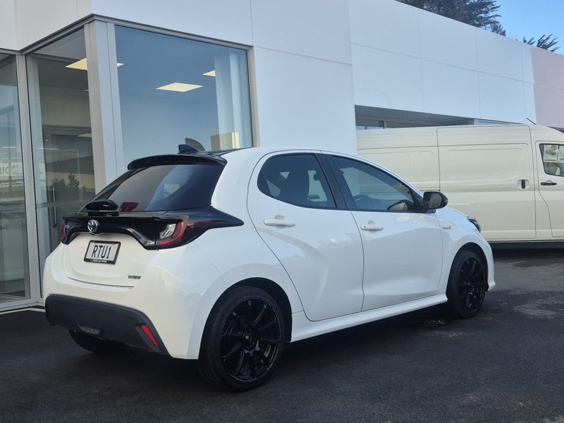 2023 Toyota Yaris GX 1.5P HYBRID Auto image 3