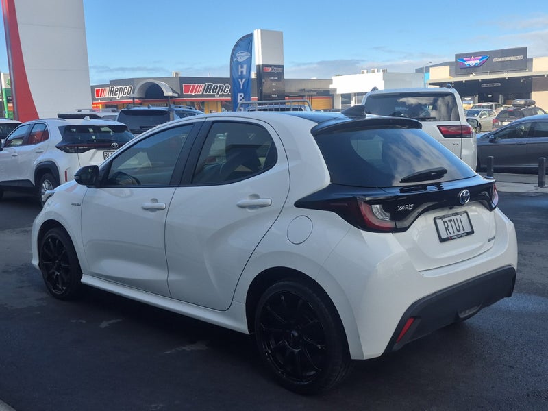 2023 Toyota Yaris GX 1.5P HYBRID Auto image 5