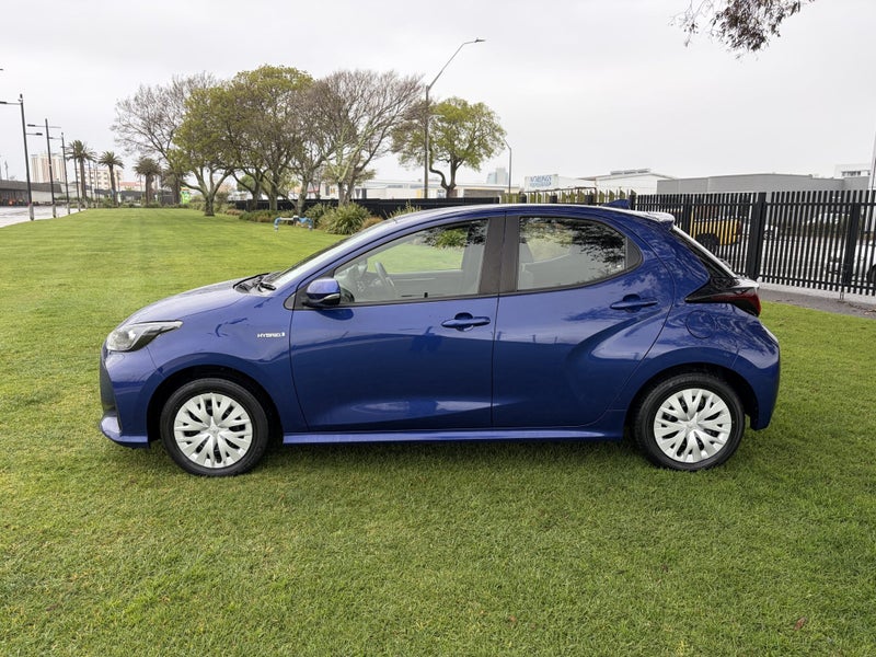 2023 Toyota Yaris GX 1.5P Hybrid Automatic Hatch image 5