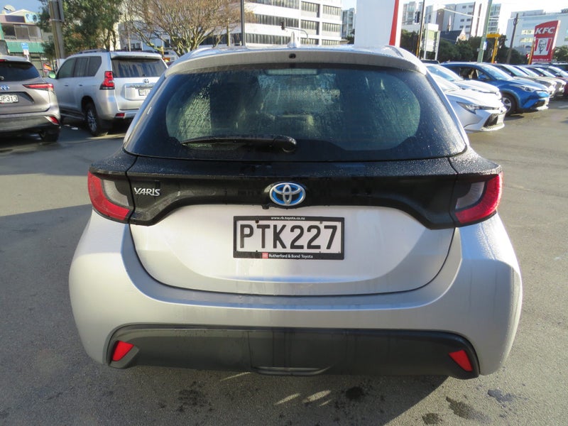 2023 Toyota Yaris GX 1.5P Hybrid ECVT FWD image 5
