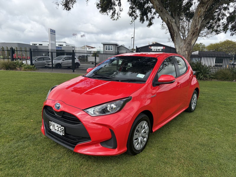 2023 Toyota Yaris GX 1.5P Hybrid FWD Automatic... image 3