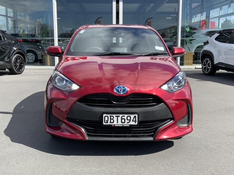 2023 Toyota Yaris GX Hybrid - one owner & certi... image 3