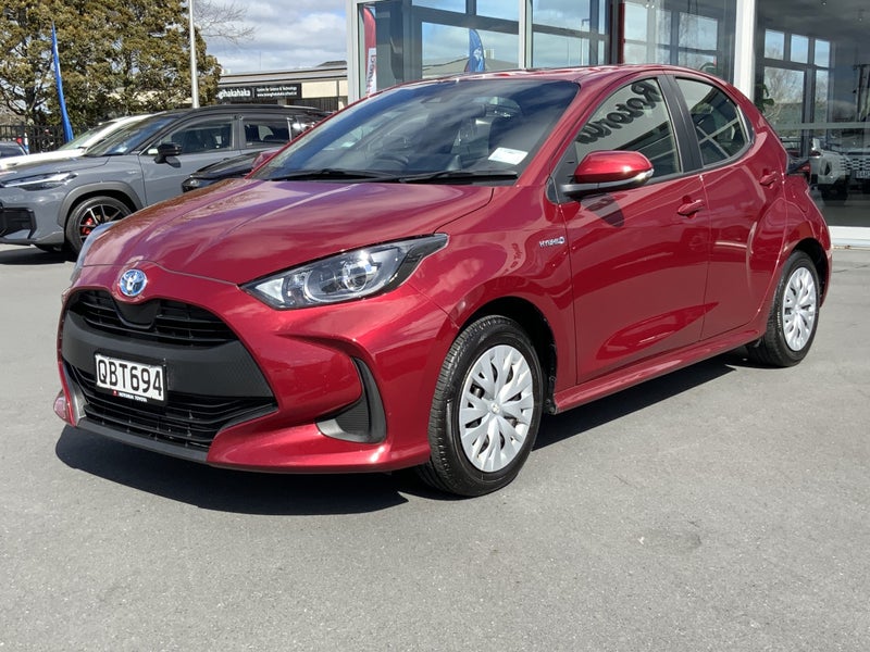 2023 Toyota Yaris GX Hybrid - one owner & certi... image 5