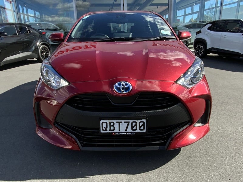 2023 Toyota Yaris GX Hybrid - one owner & certi... image 3