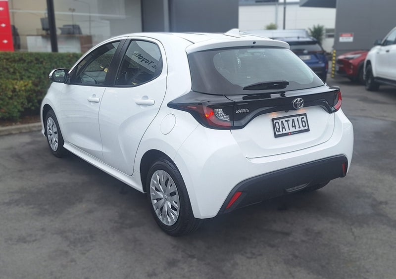 2023 Toyota Yaris GX PETROL, Hatchback image 5