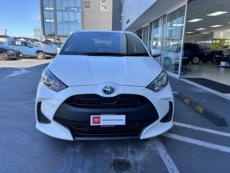 2023 Toyota Yaris Hybrid image 4
