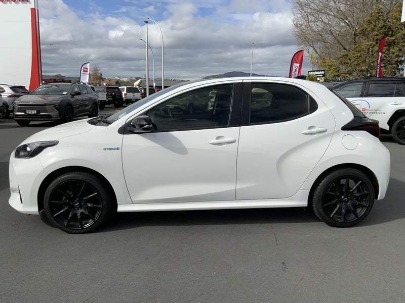 2023 Toyota Yaris NZ New Hybrid Low Kms & Certi... image 5