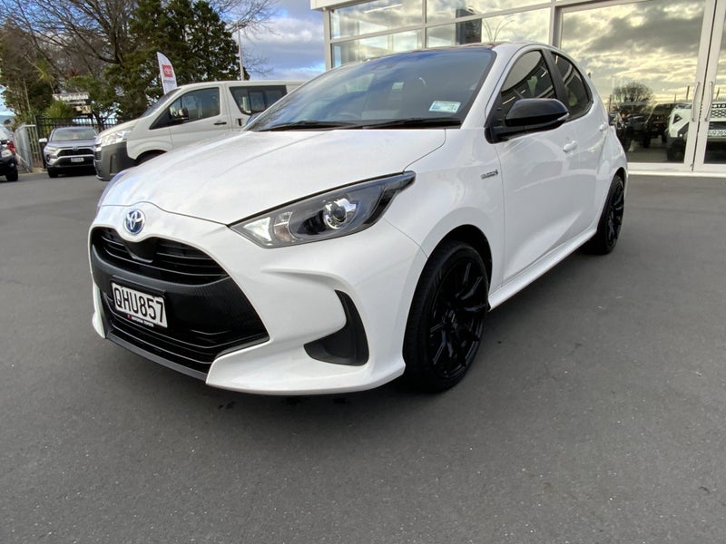 2023 Toyota Yaris NZ New Hybrid Low Kms & Certi... image 4