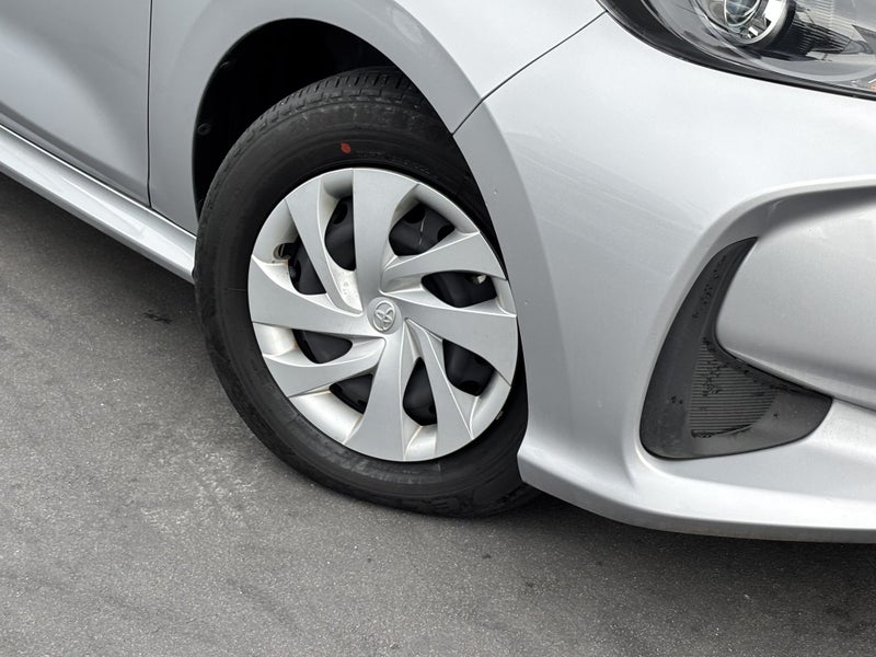 2023 Toyota Yaris X HYBRID image 5