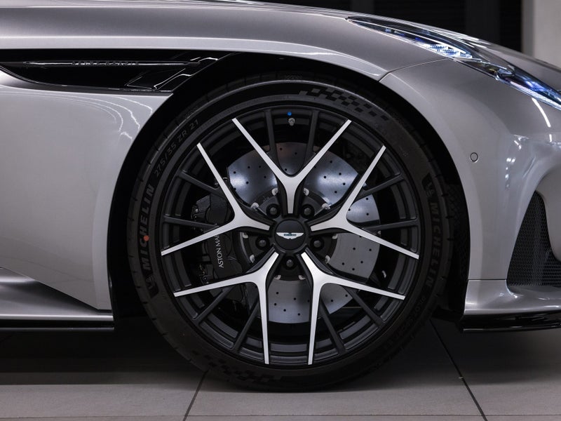 2024 Aston Martin DB12 Coupe image 4