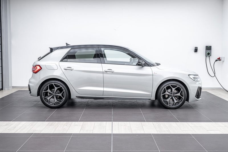 2024 Audi A1 35 TFSI S LINE image 2