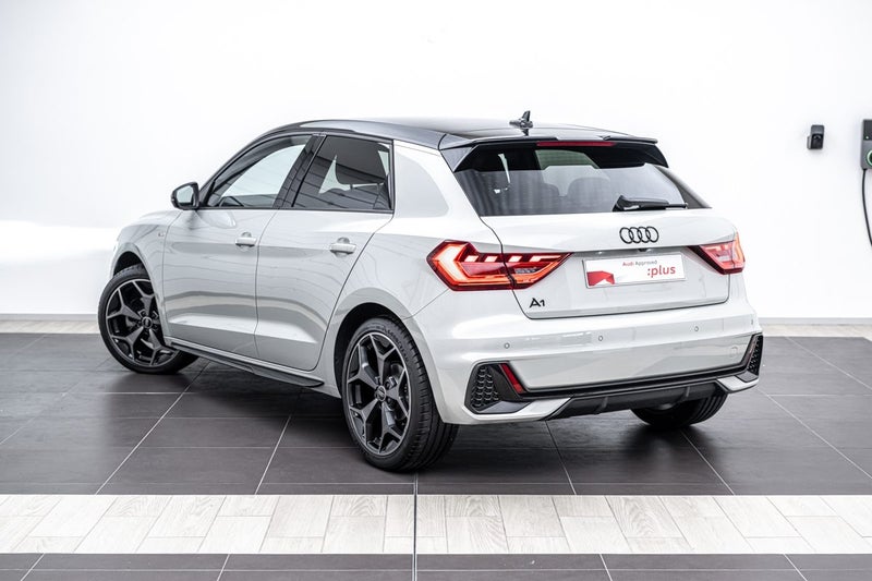 2024 Audi A1 35 TFSI S LINE image 3