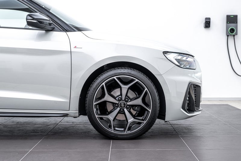 2024 Audi A1 35 TFSI S LINE image 4