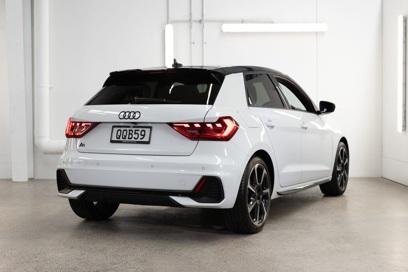 2024 Audi A1 35 TFSI S line image 2