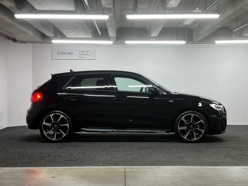 2024 Audi A1 35 TFSI S line image 3