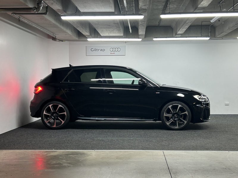 2024 Audi A1 35 TFSI S line image 3