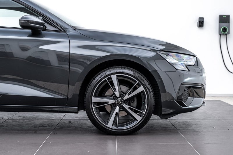 2024 Audi A3 35 TFSI ADVANCED image 3