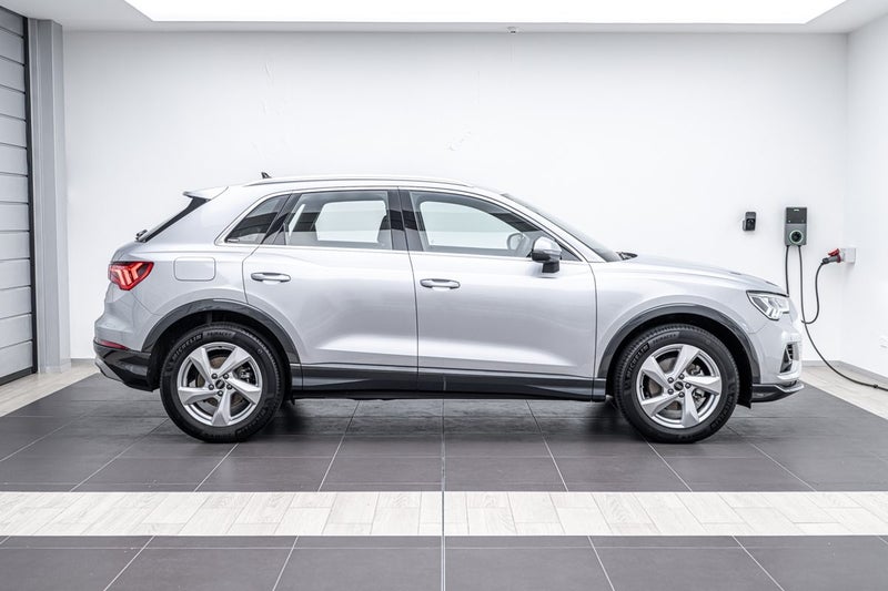 2024 Audi Q3 35 TFSI ADVANCED image 2