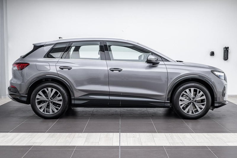2024 Audi Q4 40 e-tron Advanced image 2