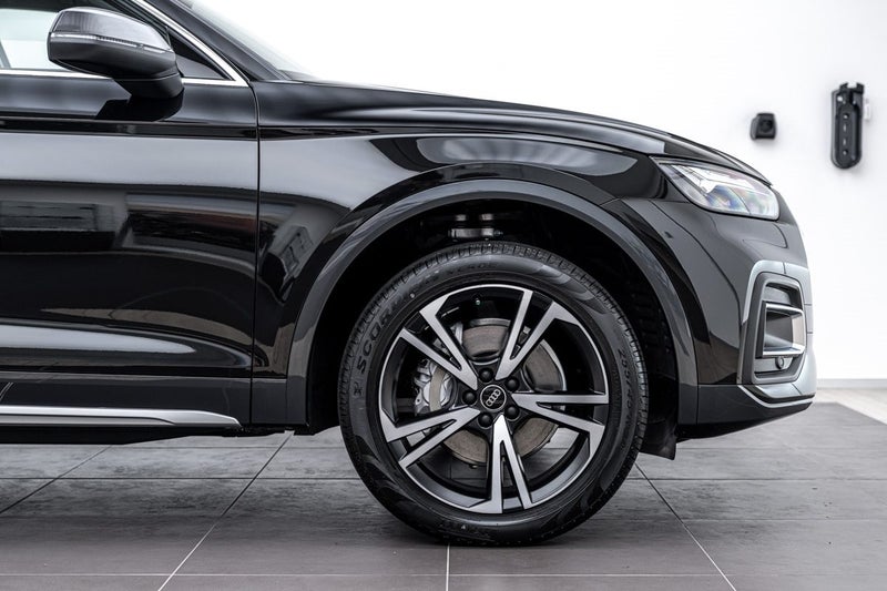 2024 Audi Q5 Limited Edition 40 TFSI quattro (1... image 3