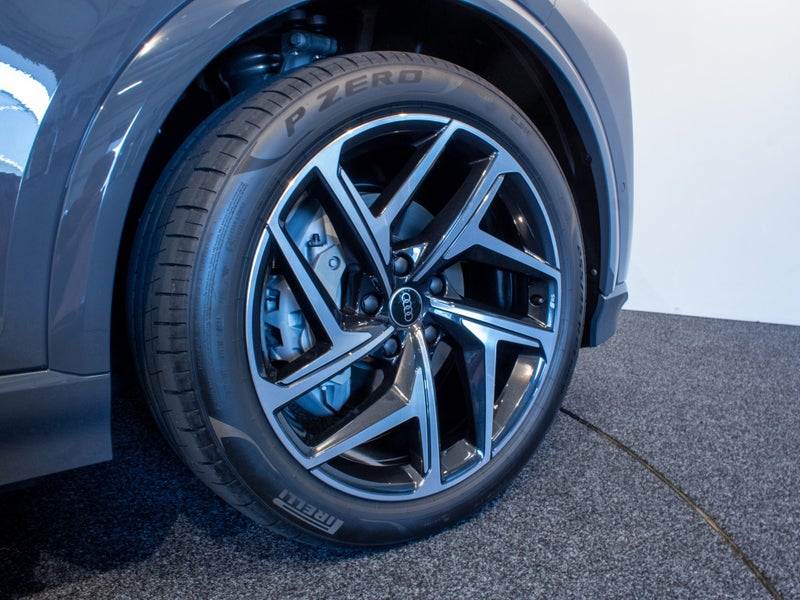 2024 Audi Q6 e-tron S-line 285kW quattro image 3