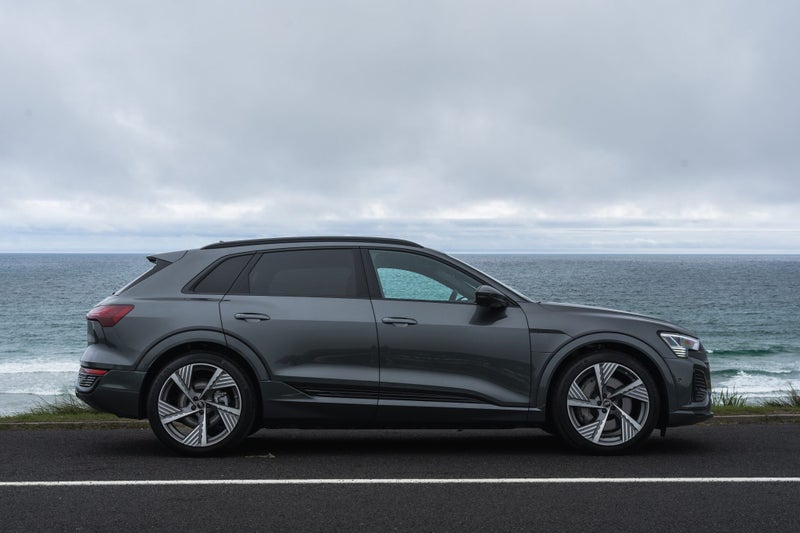 2024 Audi Q8 55 e tron S line image 4