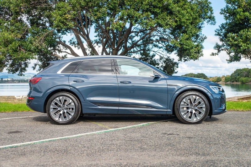 2024 Audi Q8 e-tron 55 300kW S line quattro image 3