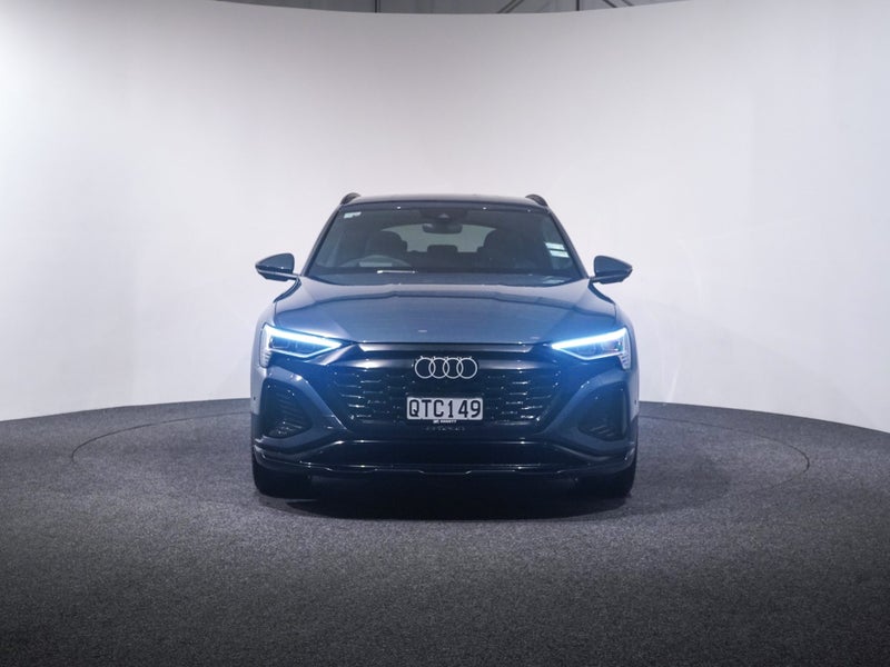2024 Audi Q8 e-tron S-line 300kW quattro image 3