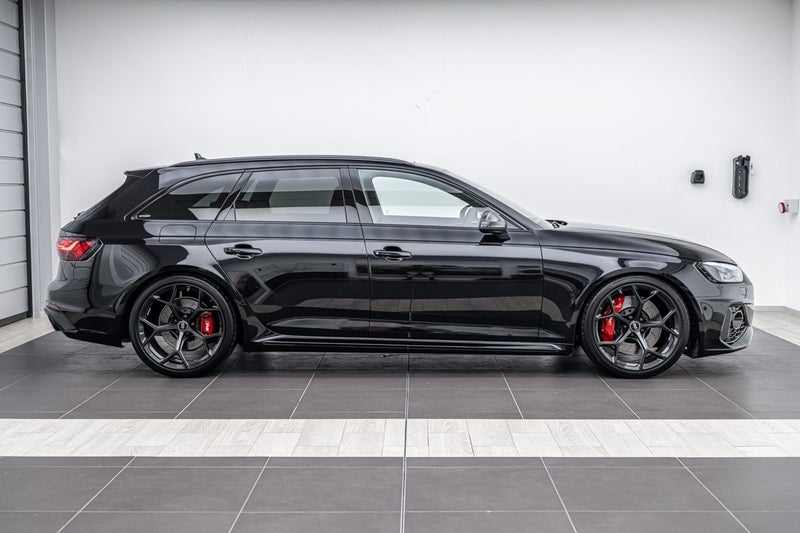 2024 Audi RS4 Competition Plus image 2