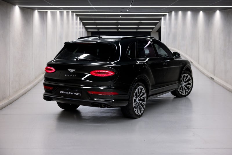 2024 Bentley Bentayga Azure image 3
