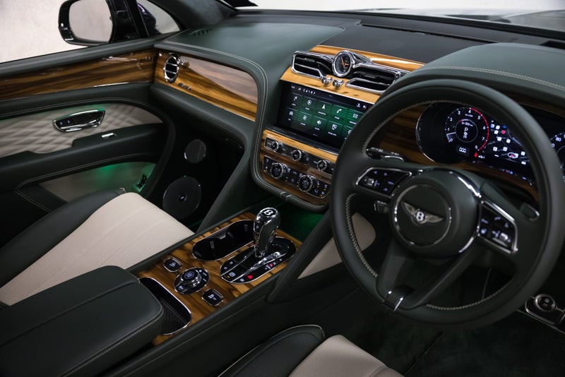 2024 Bentley Bentayga Azure image 4