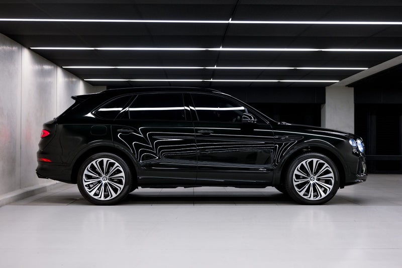 2024 Bentley Bentayga Azure image 5