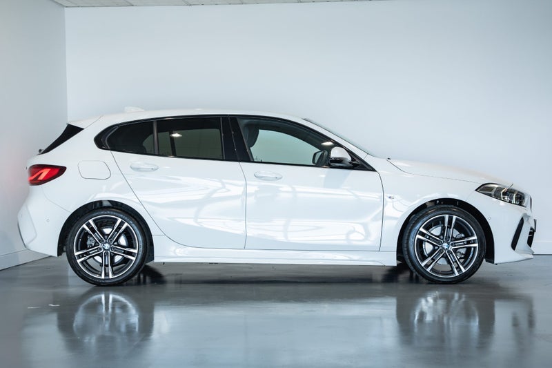 2024 BMW 118i Hatch M Sport image 4