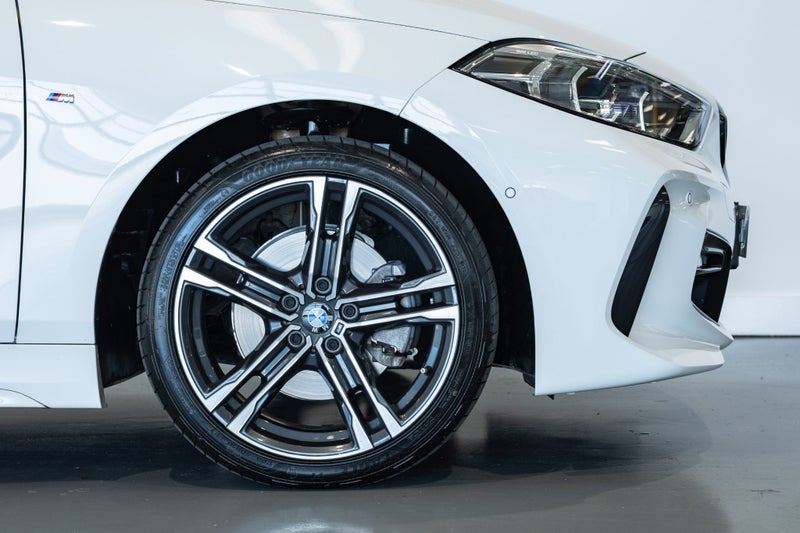 2024 BMW 118i Hatch M Sport image 5