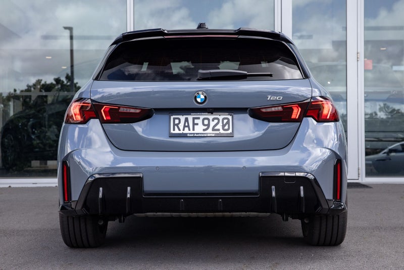 2024 BMW 120i 120 Hatch image 3
