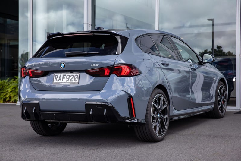 2024 BMW 120i 120 Hatch image 5