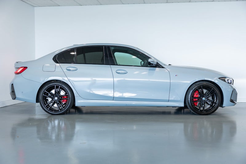 2024 BMW 320i Sedan M Sport Pro image 5