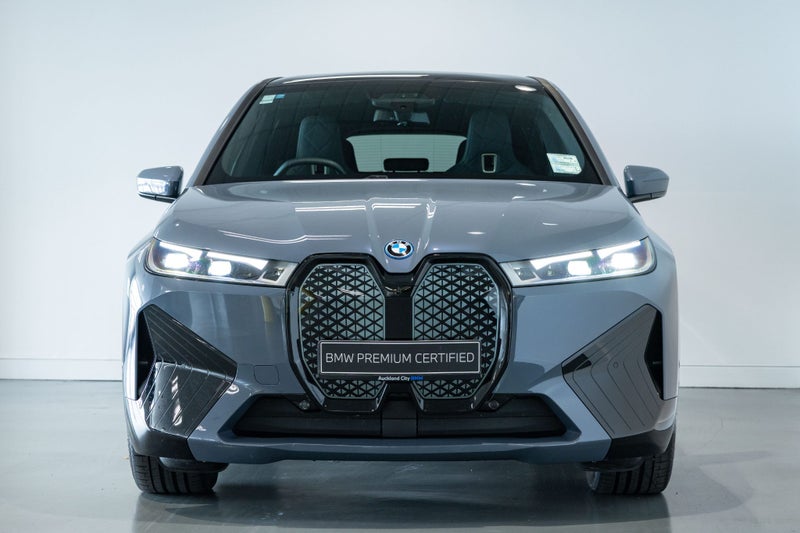2024 BMW iX xDrive50 image 3