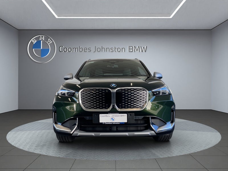 2024 BMW iX1 xDrive30 image 2